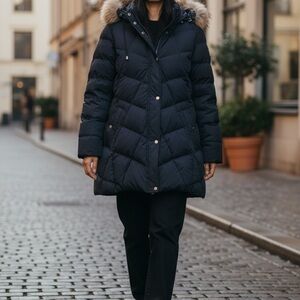 Elegant   Dark blue Puffer Jacket with Fur Trim